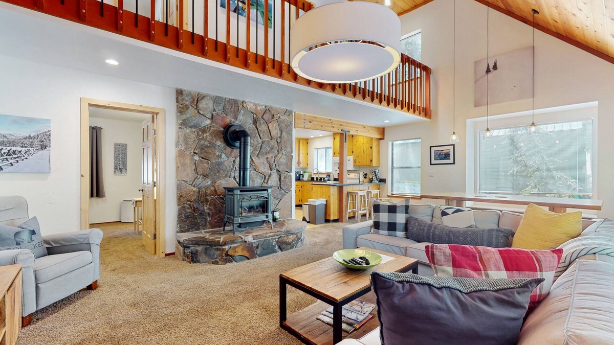 Truckee House | Updated home on quiet street w/gas fireplace, shared hot tub, pool, & more