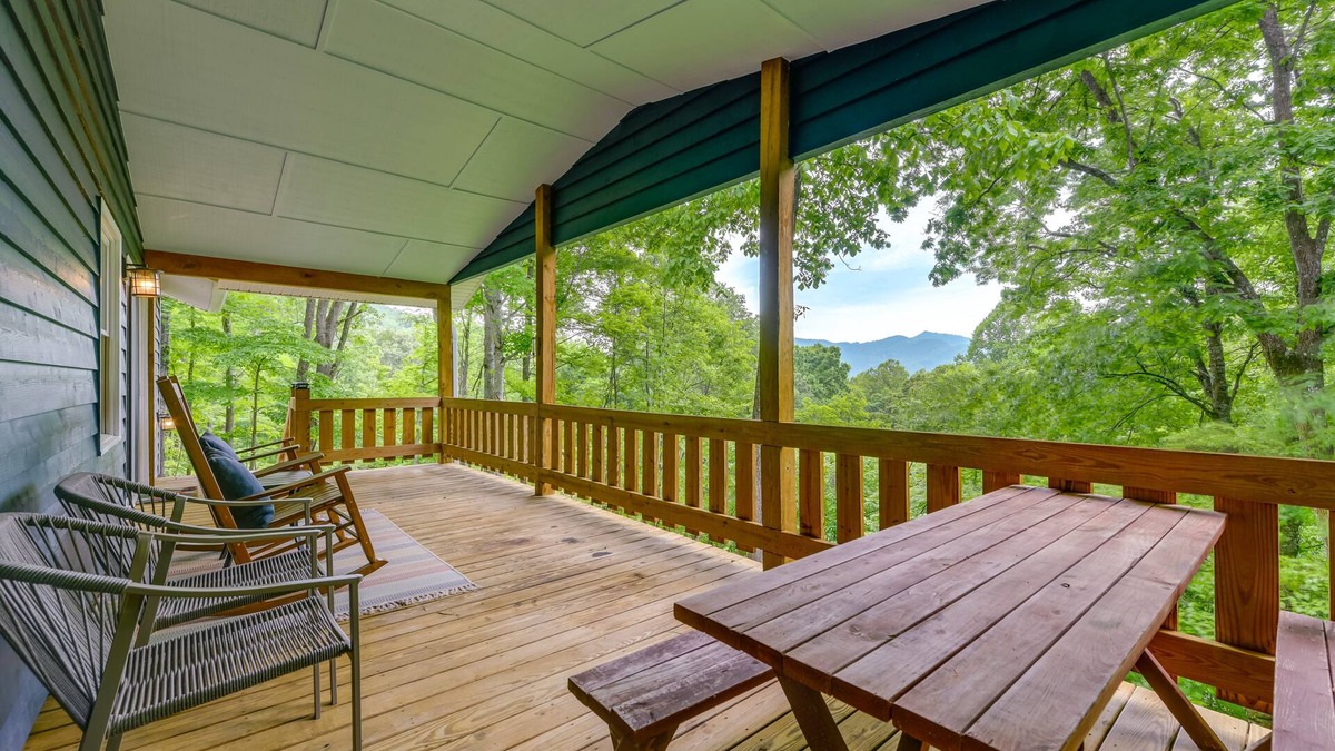 Mountain Springs House | Updated Home w/Private Hot Tub & Mtn Views!