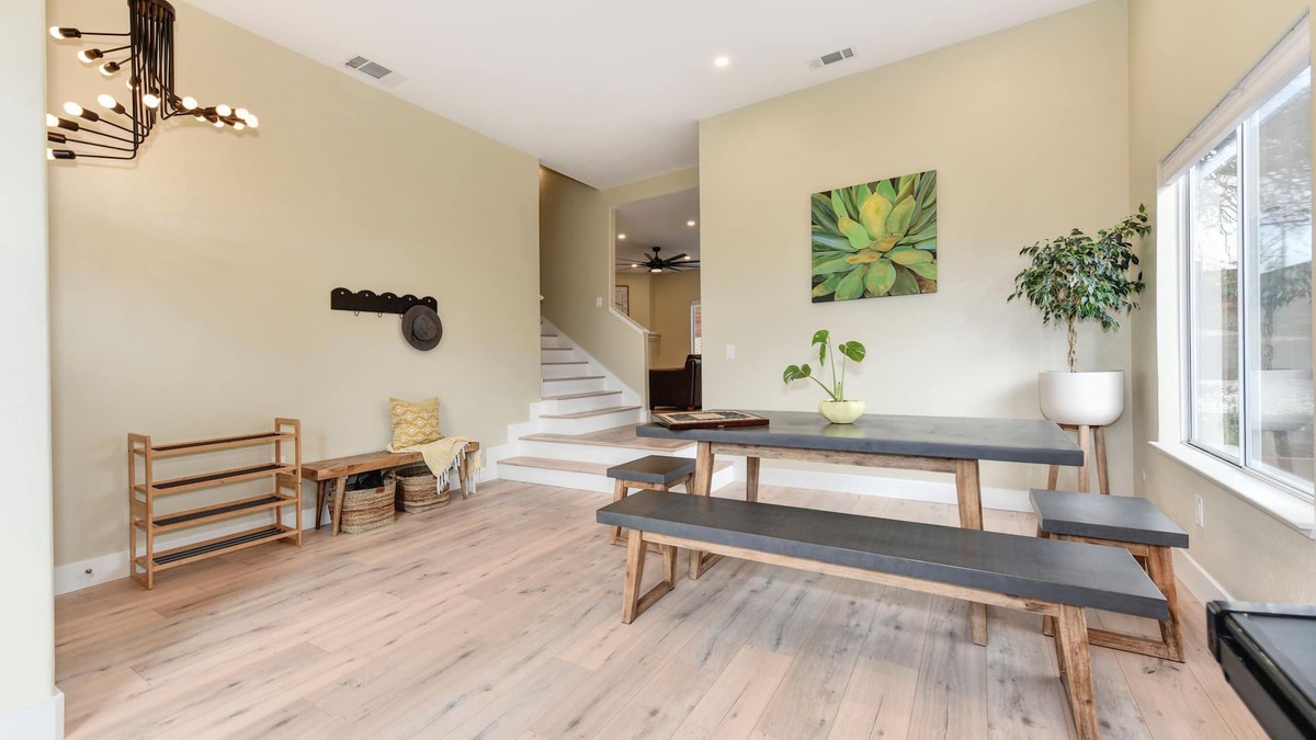 Orangevale House | Updated light and bright Orangevale retreat, prime location