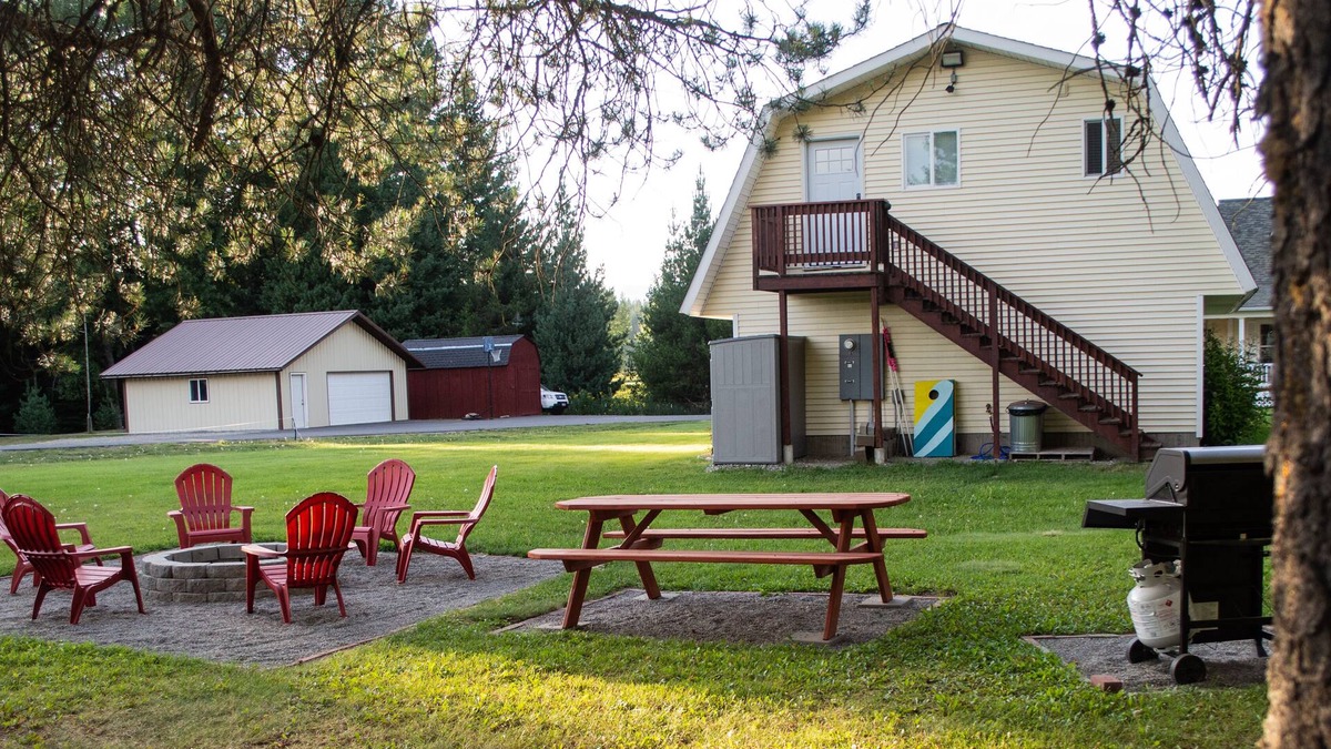 Sagle Apartment | Updated Loft with Waterfront near Sandpoint