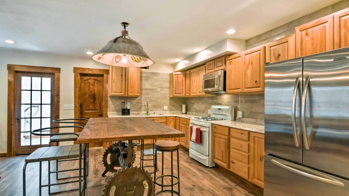 Salina Apartment | Updated Main St Apt. Near Fishlake & Capitol Reef!