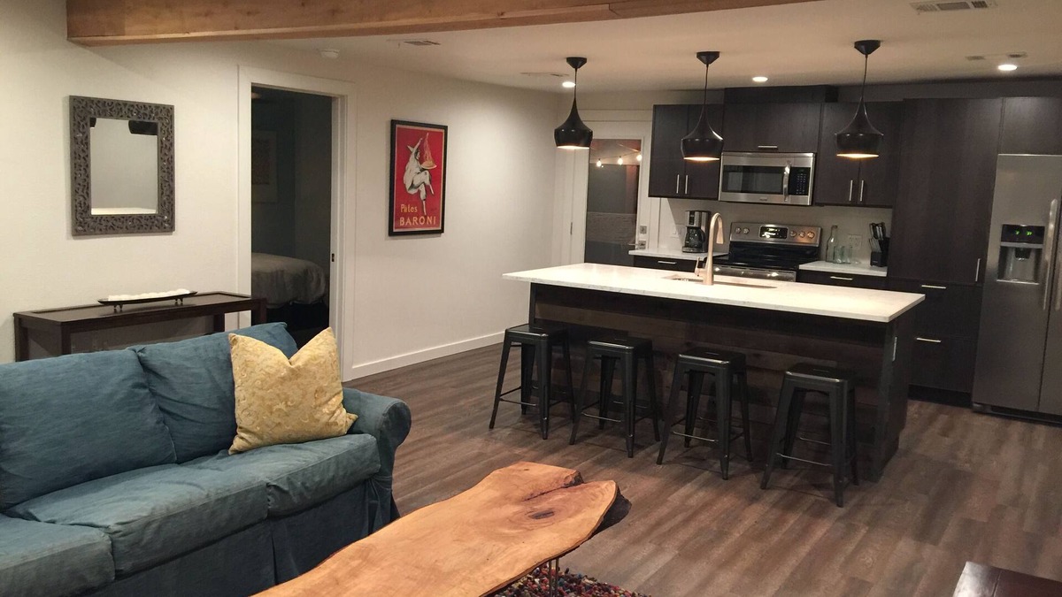 Yacht Harbor House | Updated Modern Lake Travis Bungalow With Lake Access