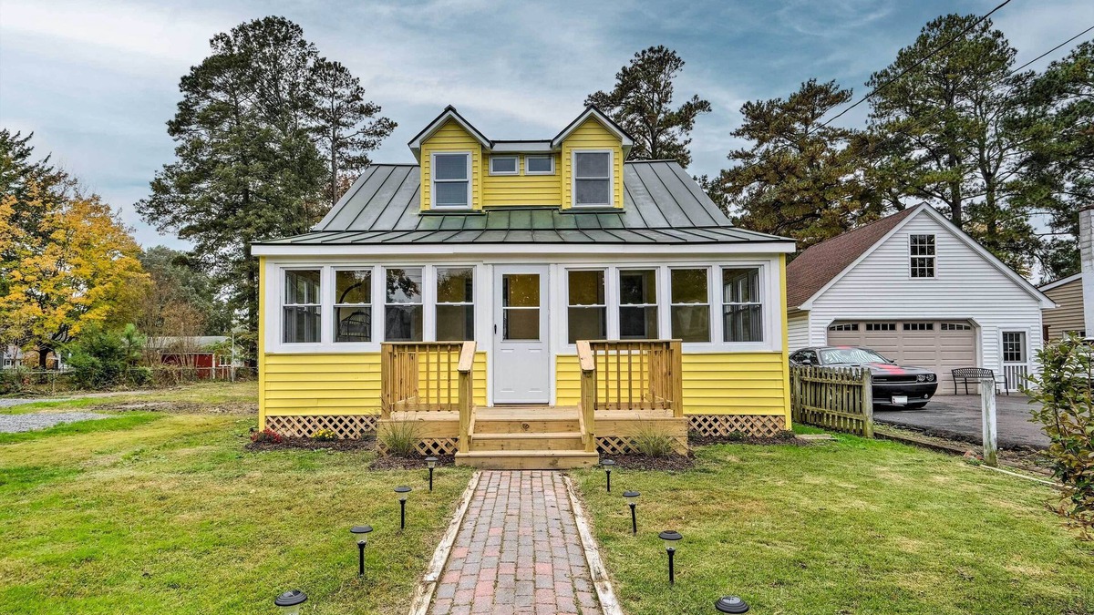 Rose Haven Cottage | Updated North Beach Cottage: Pet Friendly!