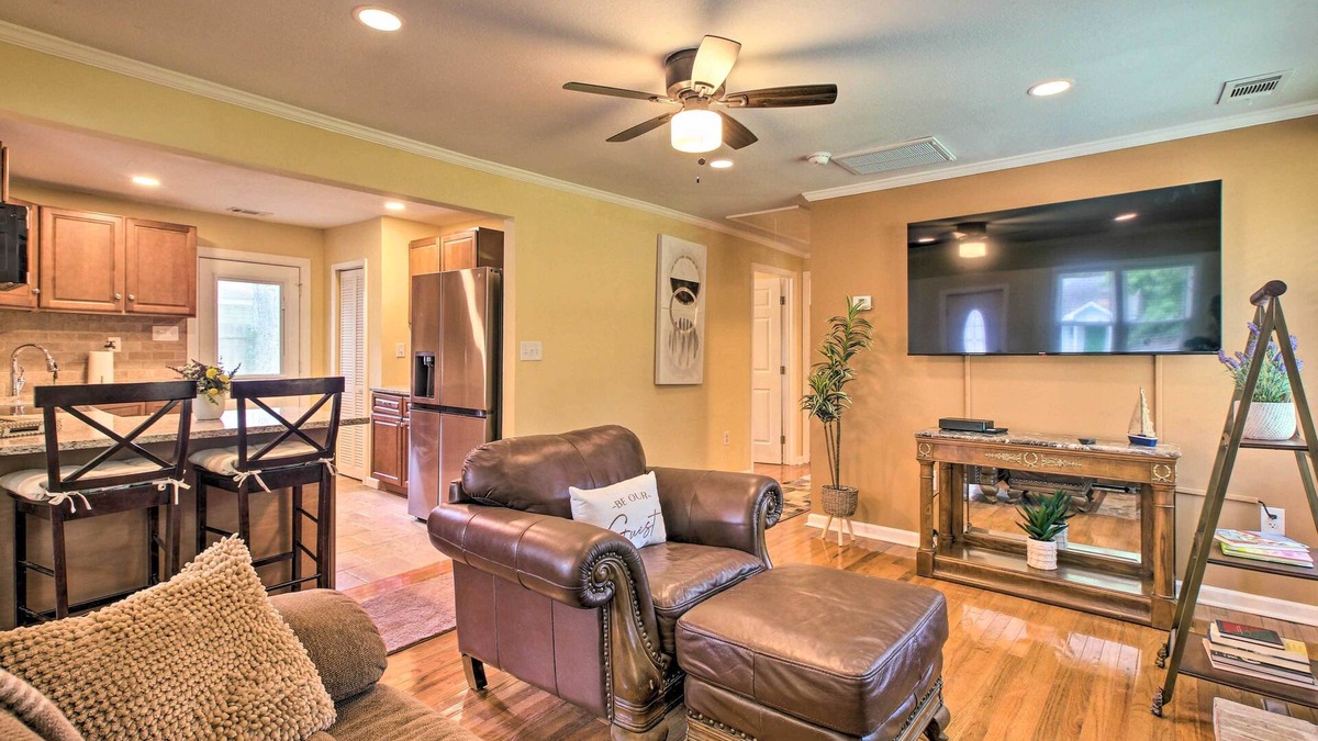 Savannah House | Updated Savannah Hideaway w/Luxury Backyard!
