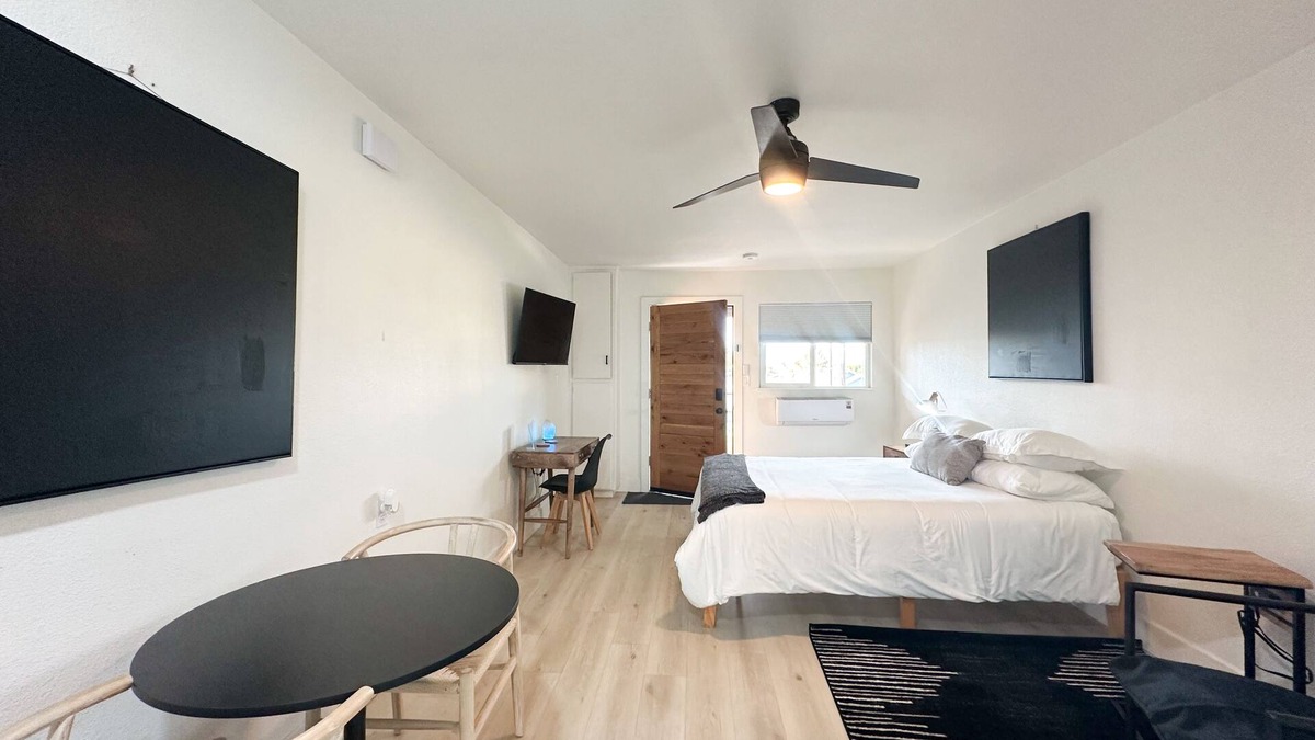 Salida Apartment | Updated studio in Salida ca. HWY 99 located 1 mile away. Kaiser 2 mi away