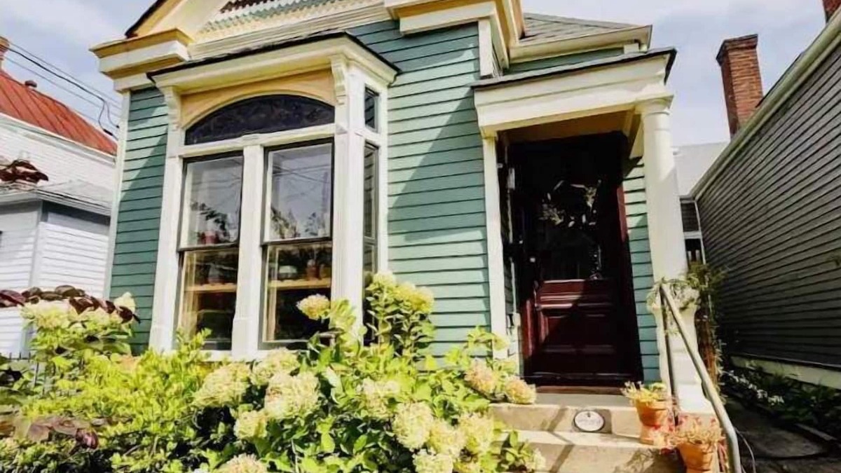 Highlands House | Updated & Stylish Bungalow