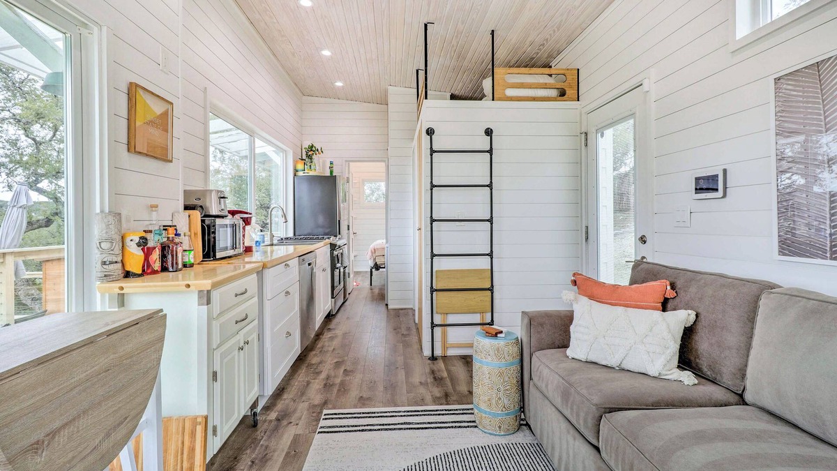 Lakehurst House | Updated Texas Tiny Home Rental on Lake Travis