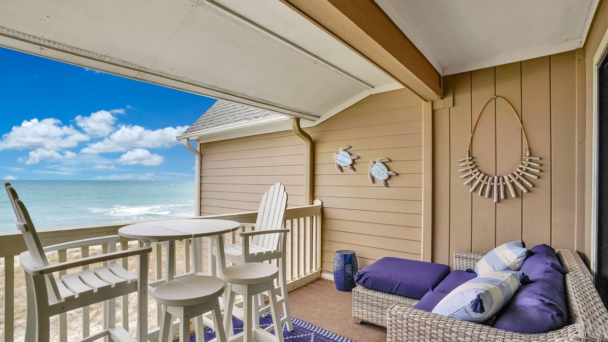 Wilmington Beach Condo | ~Updated~ Top Floor Oceanfront Penthouse - Pool, Large Deck, Stunning Views!