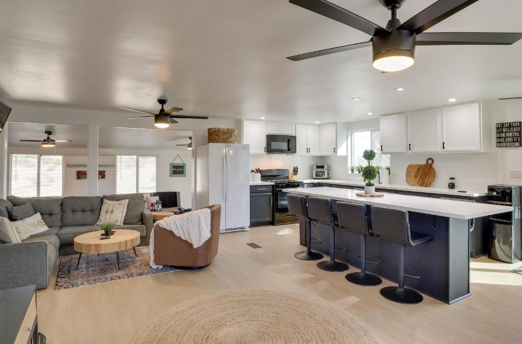 Topock House | Updated Topock Home with Deck and Fire Pit!