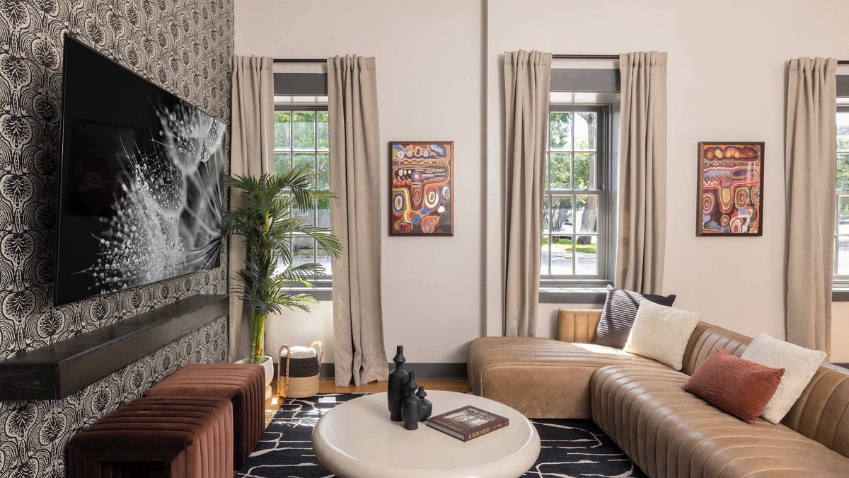 Old West Broad Neighborhood Condo | Updated Townhome | Free Parking