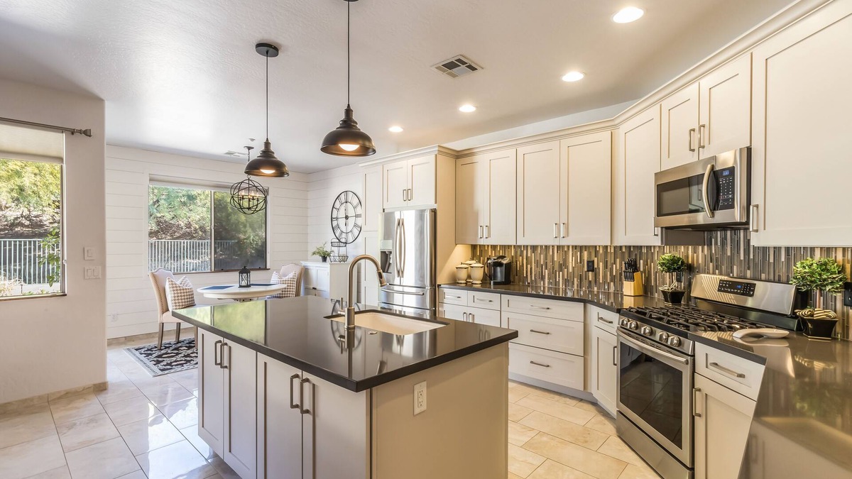 Eagle Mountain House | UPGRADES! Stunning remodel, high-end furnishings, private pool & putting green
