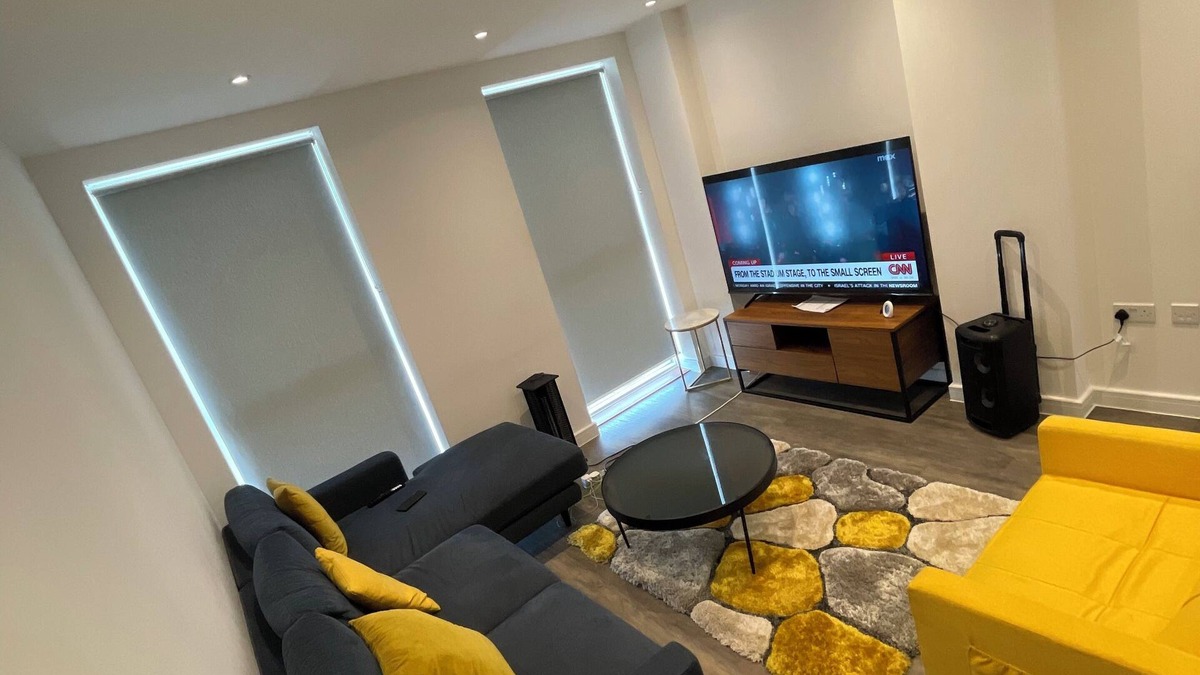 South Hornchurch Apartment | UPPAMOST luxury home 2