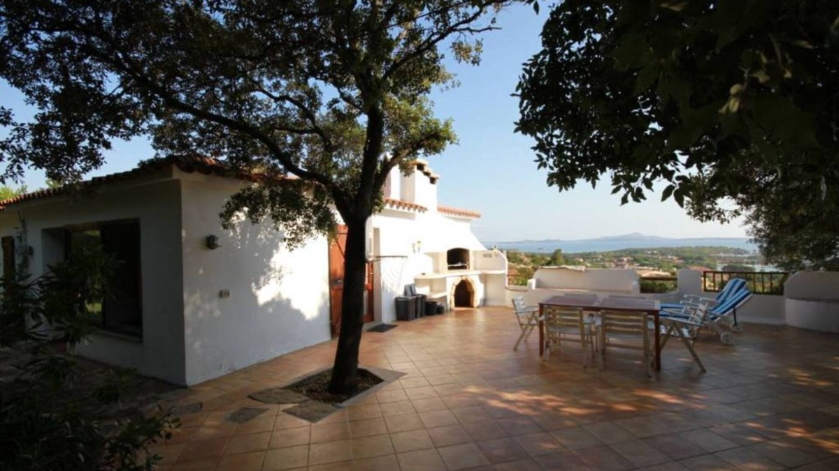 La Conia Apartment | Upper floor of Villa Carlotta - La Conia, CANNIGIONE.