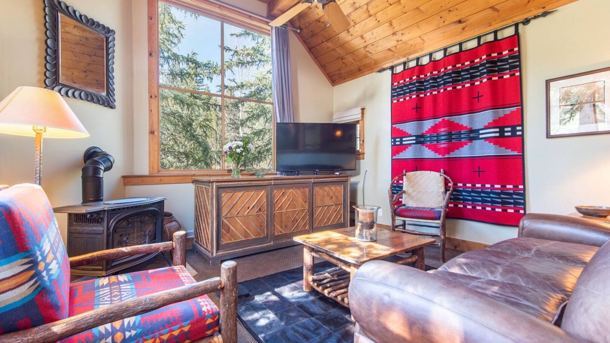 Sundance Condo | Upper Hollow Pines Cottage-Walking Distance to Sundance Resort