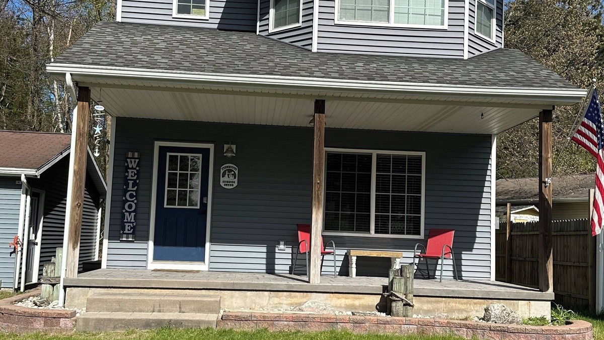 Mears Cottage | Upper Silver Lake cottage just minutes from Silver Lake Sand Dunes