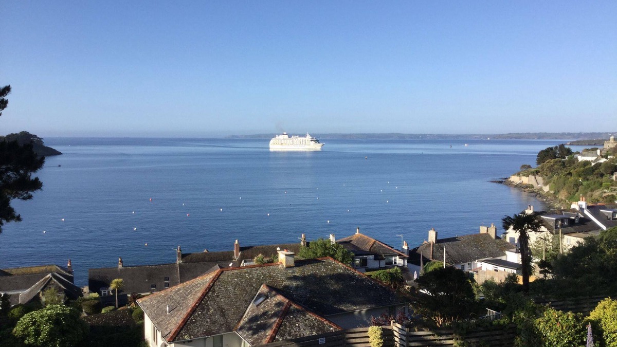 St. Mawes Cottage | Upper Tresulian - an apartment that sleeps 4 guests in 2 bedrooms