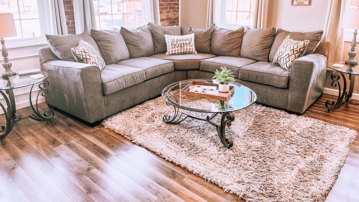 Beaver Dam Apartment | Upscale Apartment overlooking downtown - walking distance of the Amphitheater.