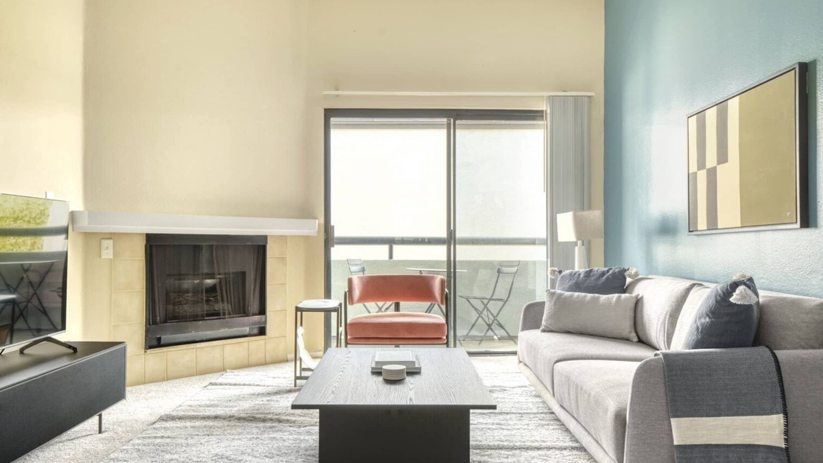Downtown Burbank Apartment | Upscale Burbank 2BR w/BBQ, Gym & Pool, near TJ & WF, by Blueground