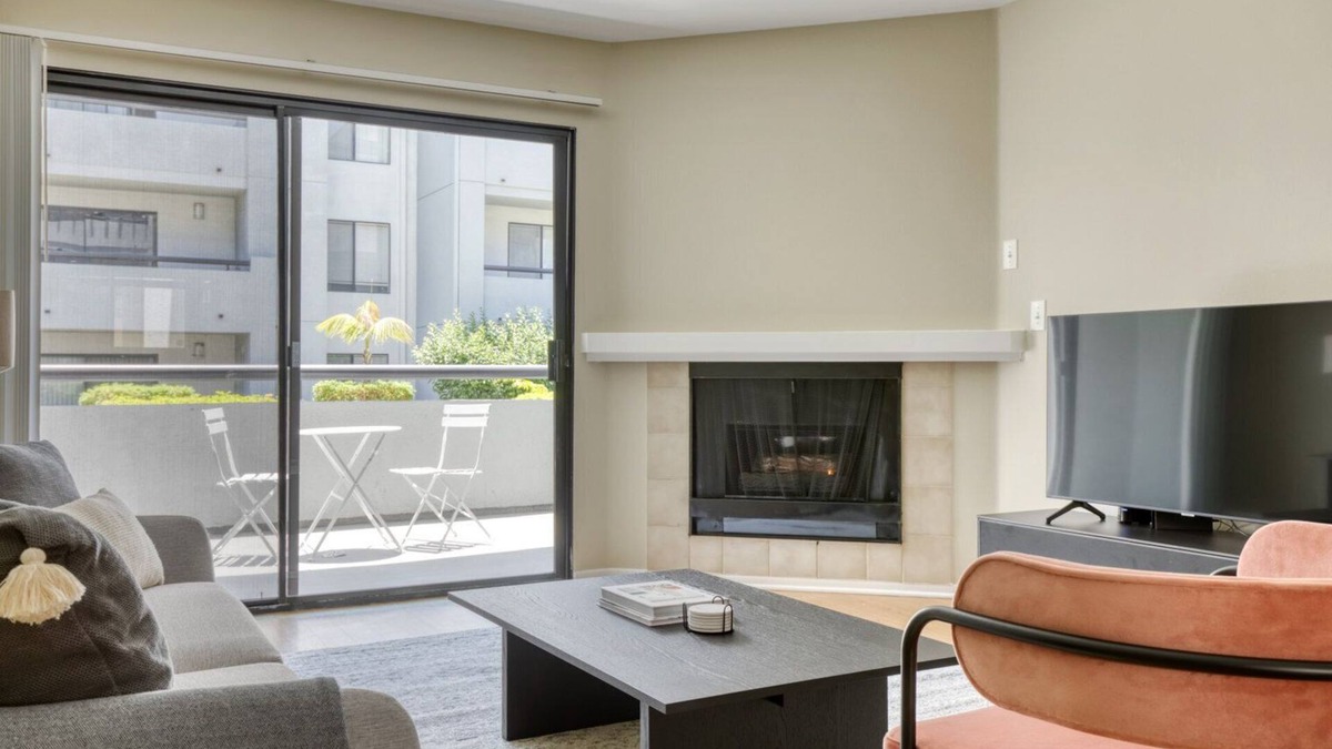Downtown Burbank Apartment | Upscale Burbank 2BR w/BBQ, Gym & Pool, near TJ & WF, by Blueground