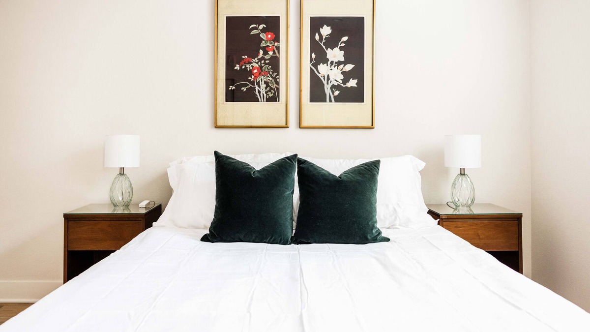 Rolling Hills Estates Condo | Upscale Condo - Gym, Game Room, Coffee Shop