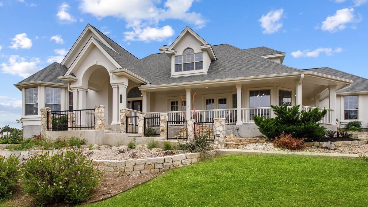 Dripping Springs House | Upscale Comfort in Dripping Springs - The Goodnight House - Spacious 4/3 - Views