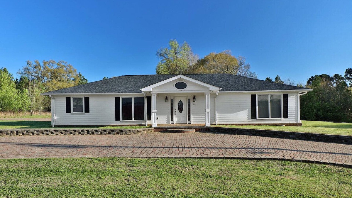 Drayton House | Upscale Fully Furnished Executive Home