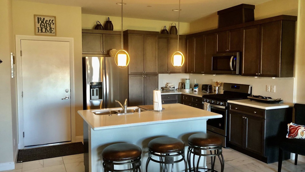 Calico Ridge House | Upscale golf community townhouse - panoramic Strip views!