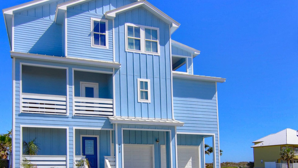 Port Aransas House | Upscale home! Beach Access! Community Pool