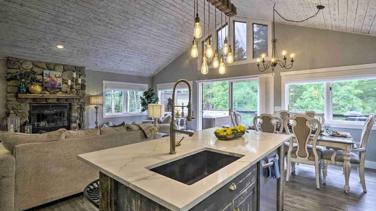 Breckenridge Heights House | Upscale Home w/Hot Tub: 3 Mi to Breck Ski Resort!