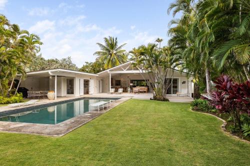 Lanikai House | Upscale Kailua Getaway Steps to Swim Beach!