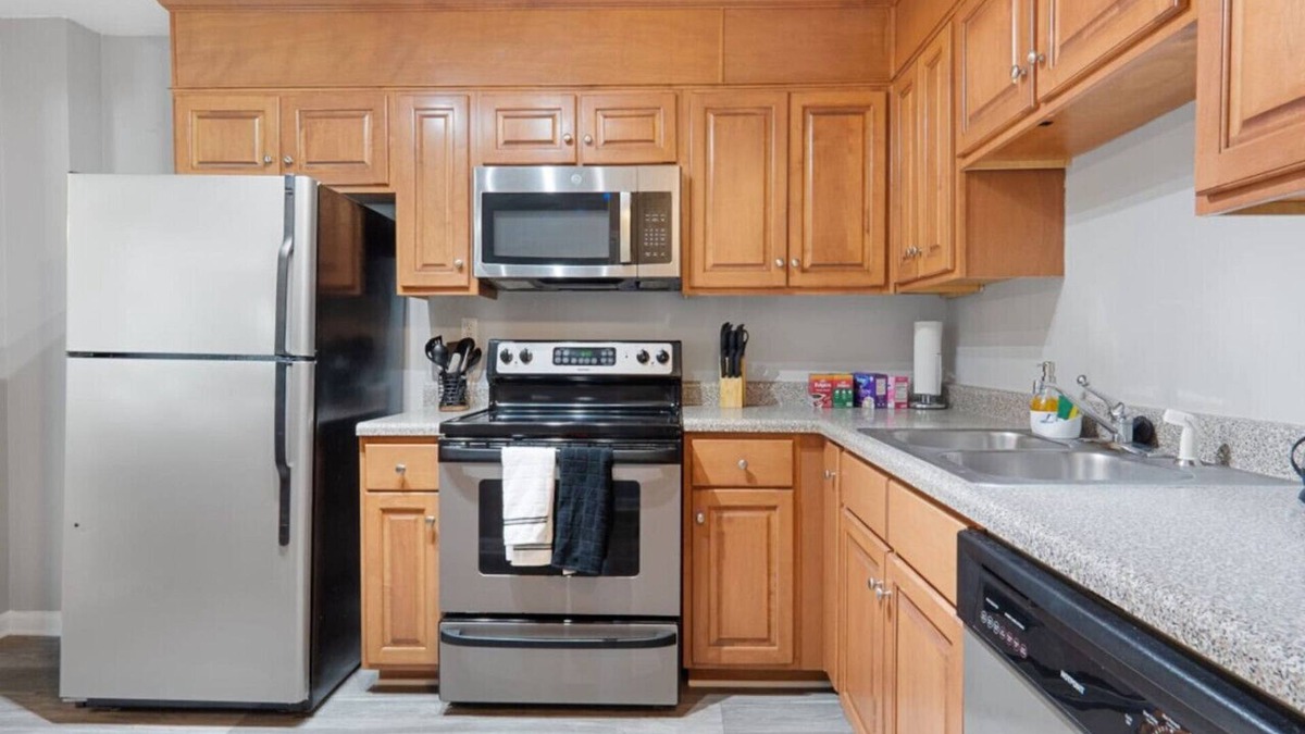 Crabtree Apartment | Upscale King 3 Bed Suite—Mins to Downtown Raleigh!