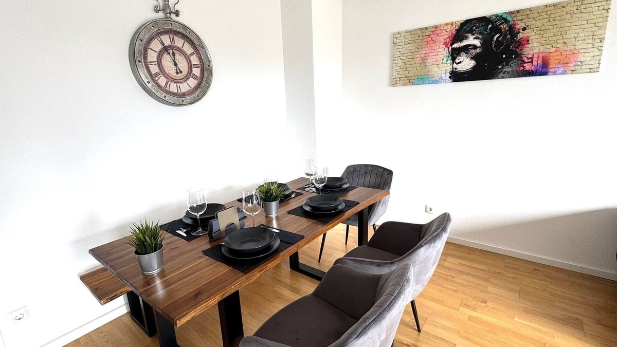 Unteraurach Apartment | Upscale living with balcony & only 10 minutes to Bamberg