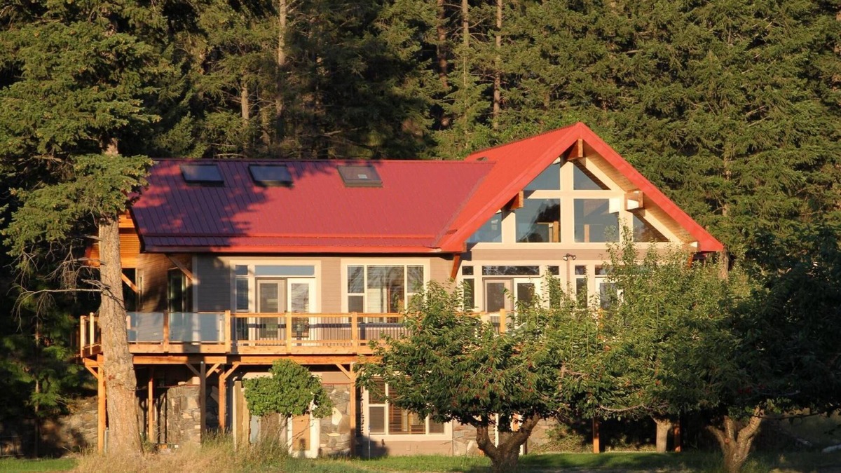 Finley Point House | Upscale Luxury Home on Cherry Orchard Overlooking Flathead Lake