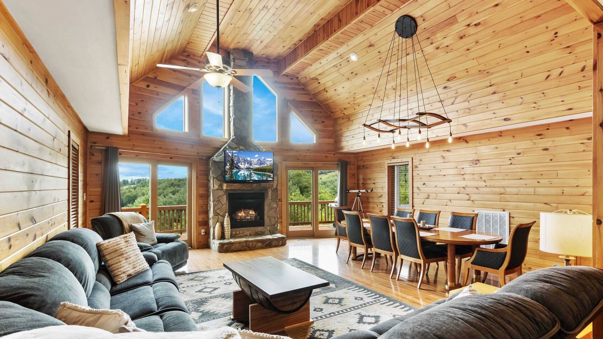 Fleetwood Cabin | Upscale Mountain Cabin with Great Views