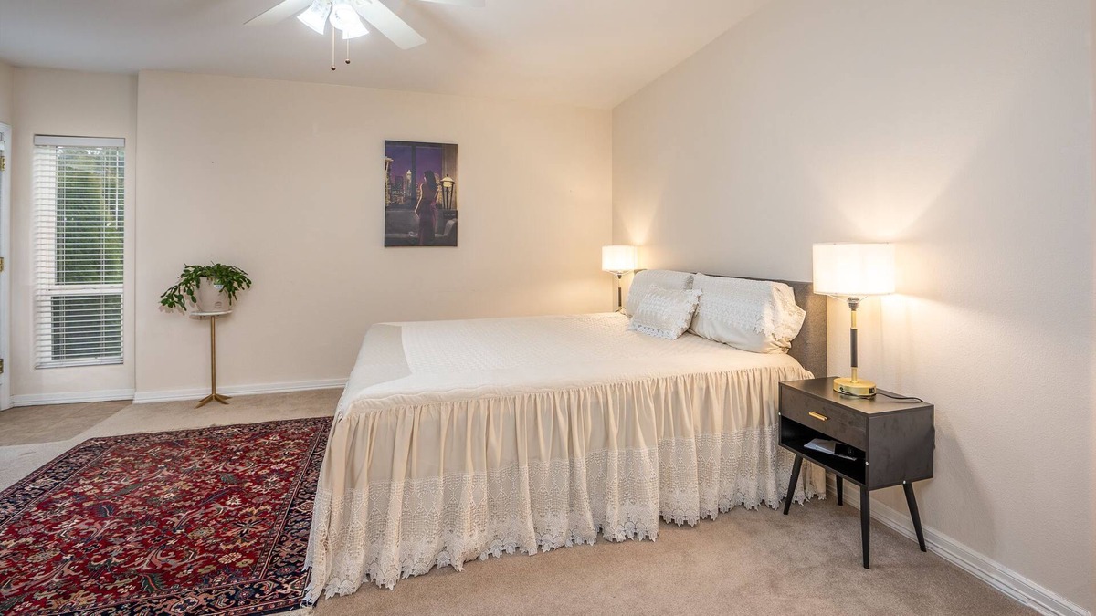 Old Evergreen Highway House | Upscale neighborhood first floor house with gated entrance