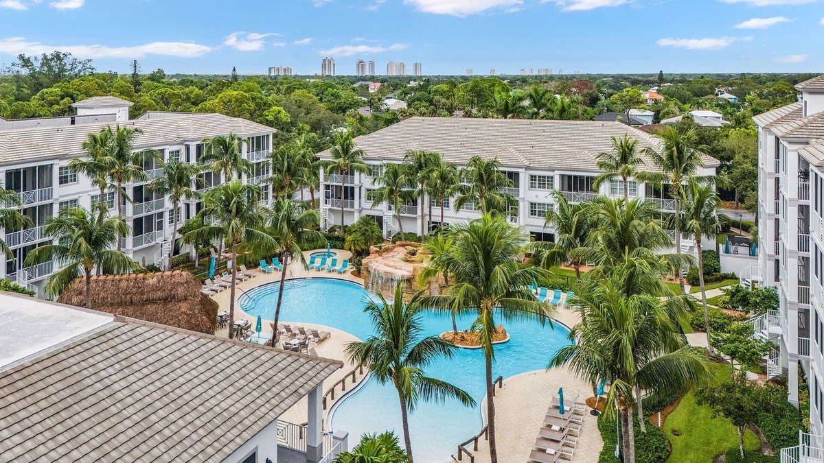 Bonita Shores Condo | Upscale Penthouse-2-bedroom in beautiful Bonita Springs. Skyline views!