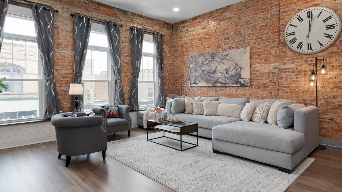 Millersburg Apartment | Upscale Private Getaway Kitchen & Soaking Bath