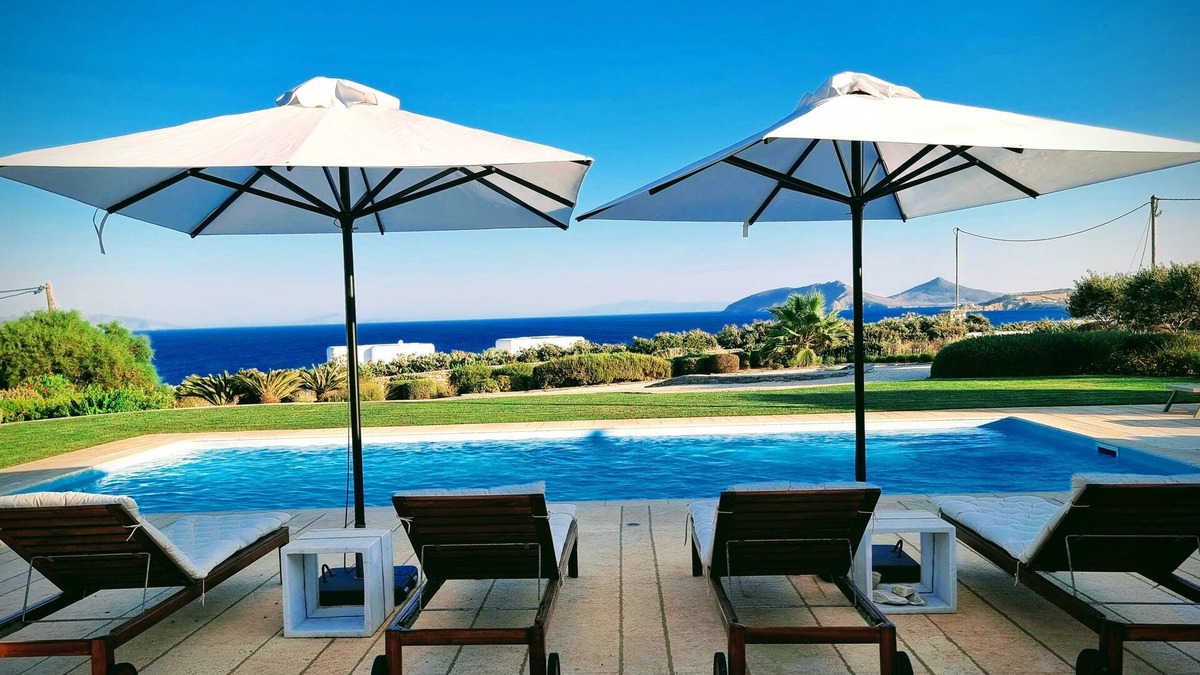 Paros Villa | Upscale seaside villa, breathtaking view, near Naoussa and Santa Maria