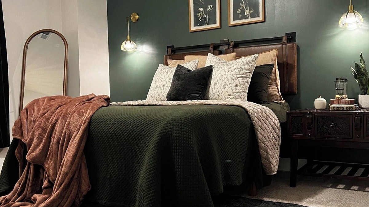 Mebane House | Upstairs suite in new-construction townhome