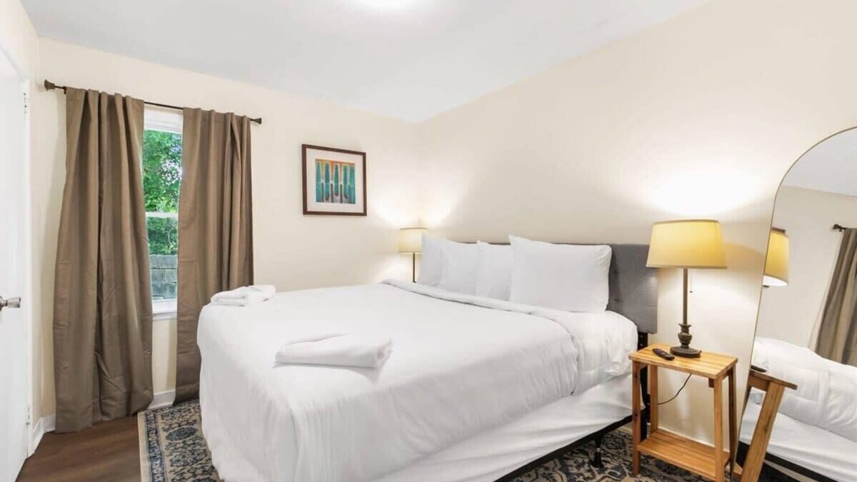 Norwood Apartment | Uptown Apartment, Near Parks! The Bricks Unit 6