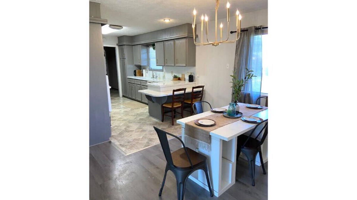 Chalk House | Uptown Luxury in small town Paducah TX