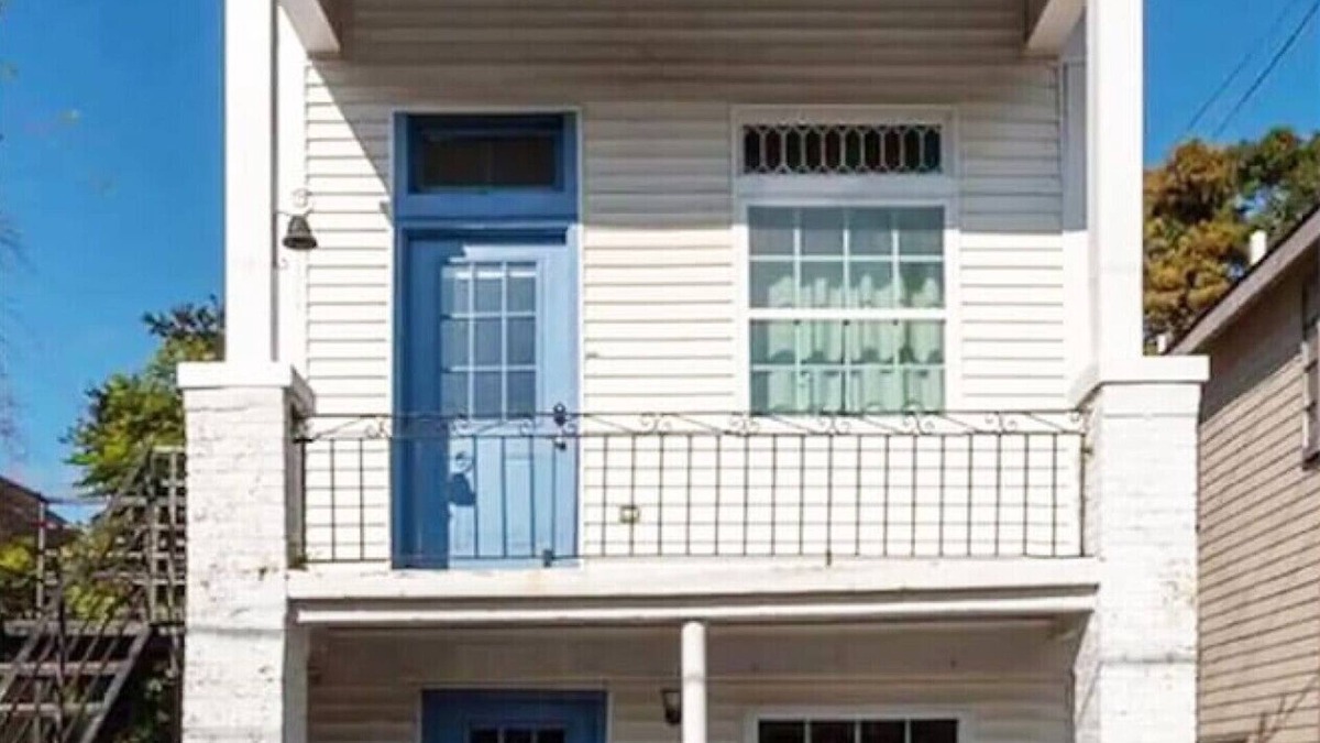 Leonidas House | Uptown Recently Renovated | 3 Blocks to Streetcars