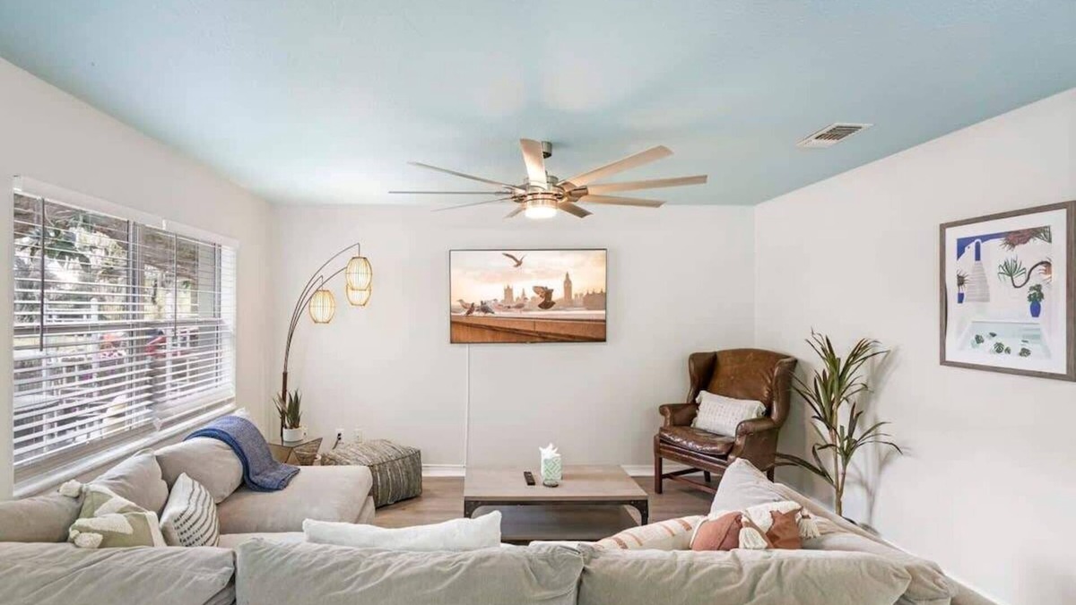 St. Augustine House | Uptown St Augustine, Patio, Fire Pit, Free Parking