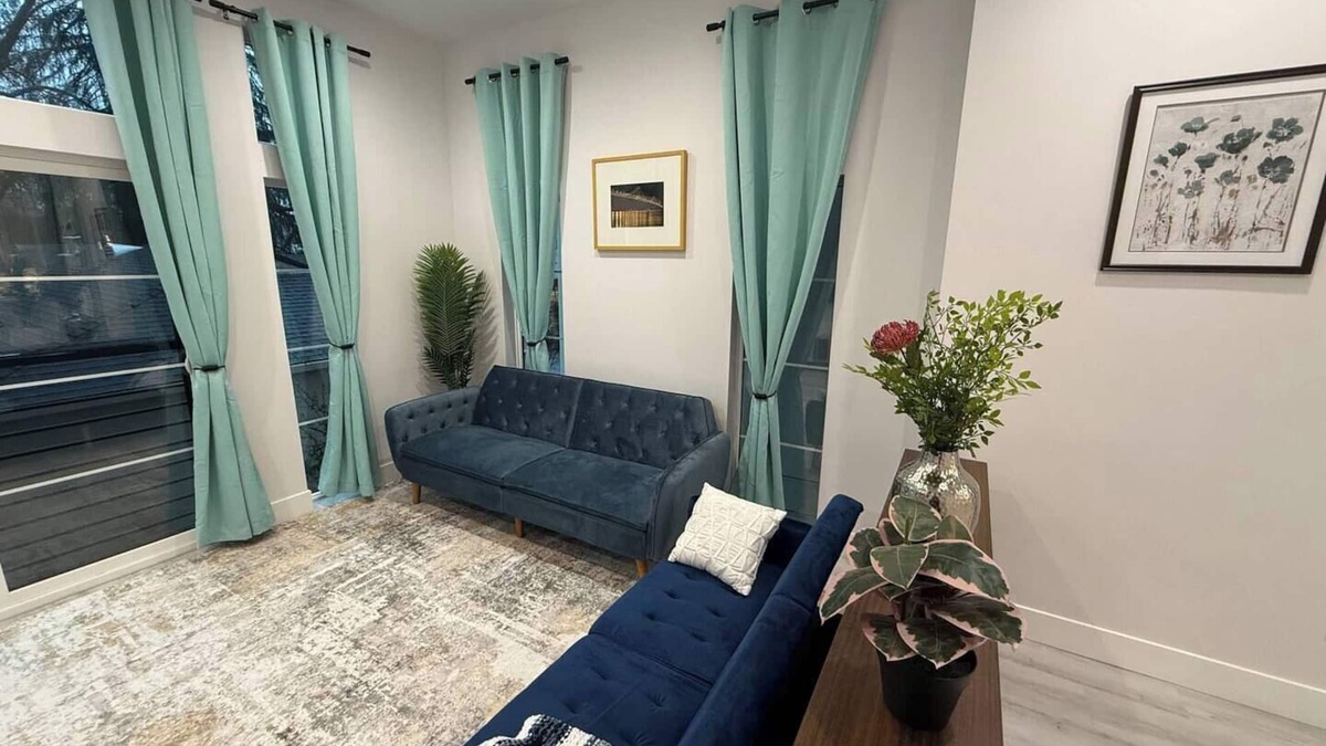 Poverty Ridge House | Uptown!