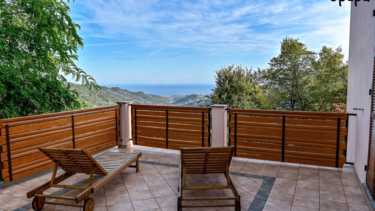 Diano Evigno Apartment | Upupa - A terrace on the Gulf