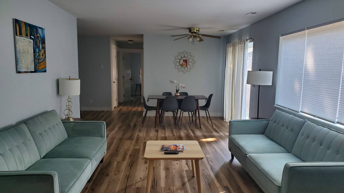 Coeur d'Alene House | Urban/Beach Complex-Downtown!-Walkable-Remodel- Bikes-Kayaks