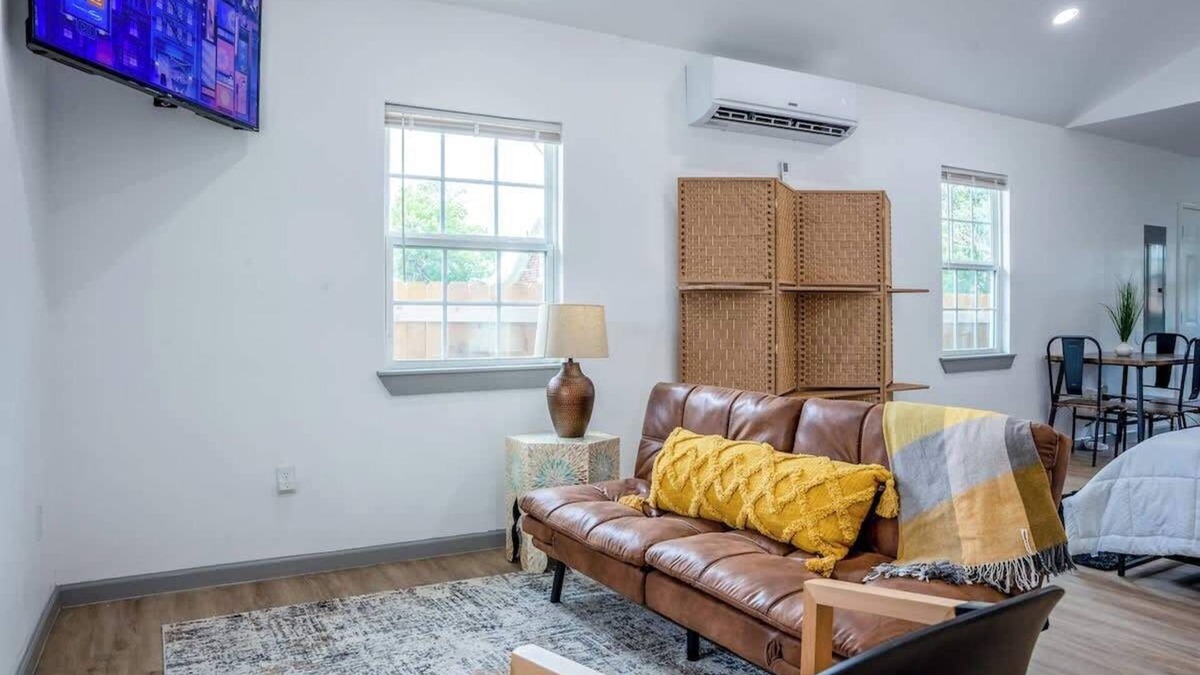 Amarillo House | Urban Blue Duplex Downtown