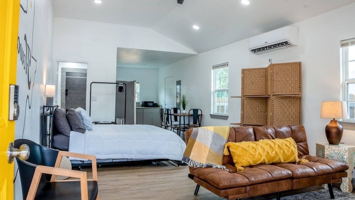 Amarillo House | Urban Blue Studio Downtown- B