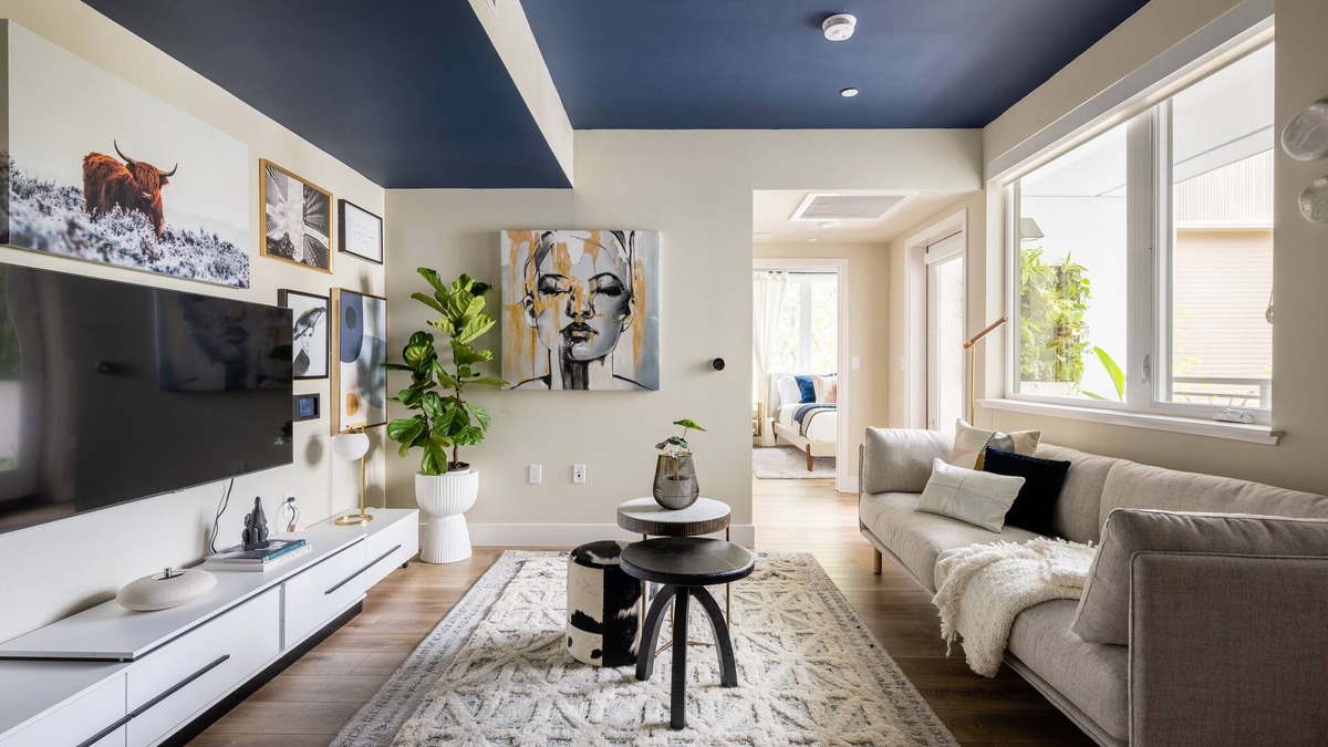 Evergreen Park Apartment | Urban Chic Apartment Near California Avenue, Stanford, Old Downtown