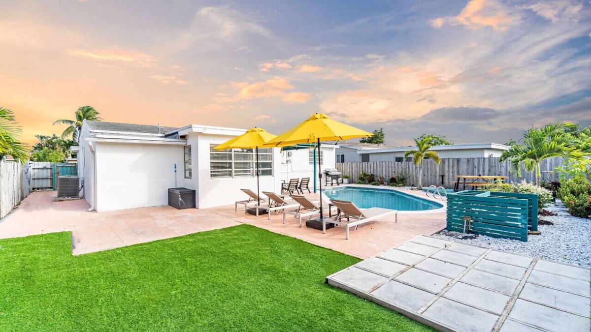 Boulevard Heights House | Urban Chic Private Pool Home